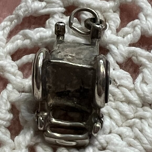 Vintage Silver Wheelchair Charm - Picture 4 of 4